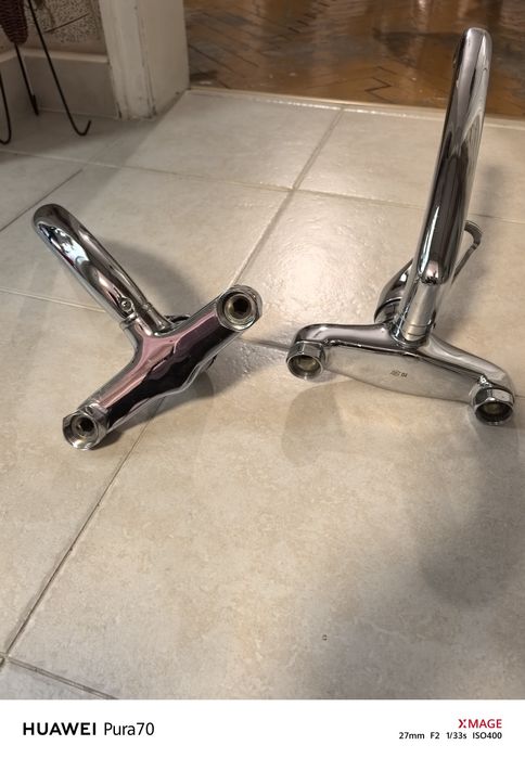 Продавам 2нр.смесители за кухня. Стенен монтаж почти нови