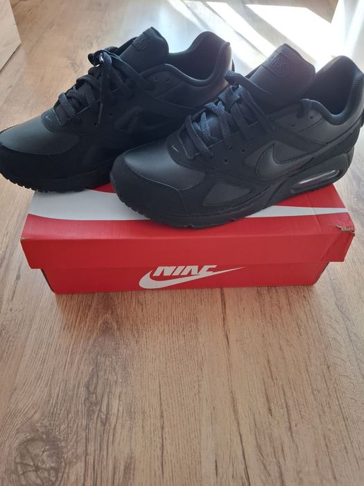 Оригинални маратонки  Nike air max  ivo leather