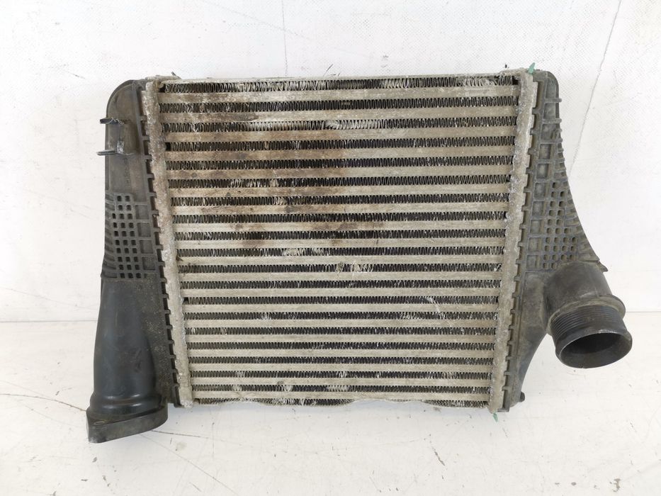 Интеркулер Радиатор Ауди Q7 4M / Audi Q7 4M Оригинален
