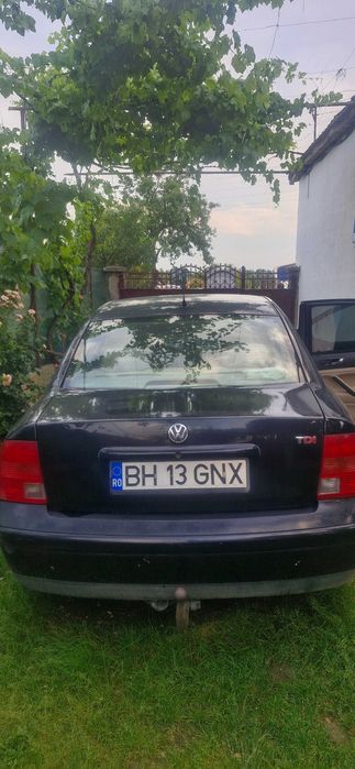 Passat B5 pentru piese.