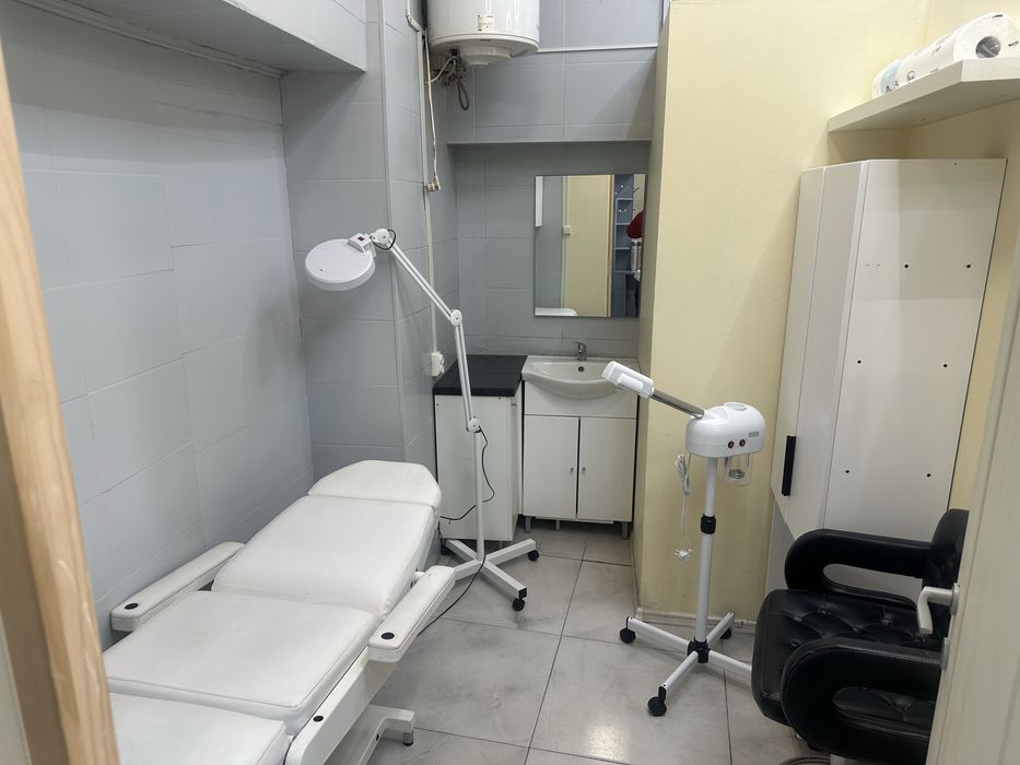 Inchiriez camera cosmeticiana