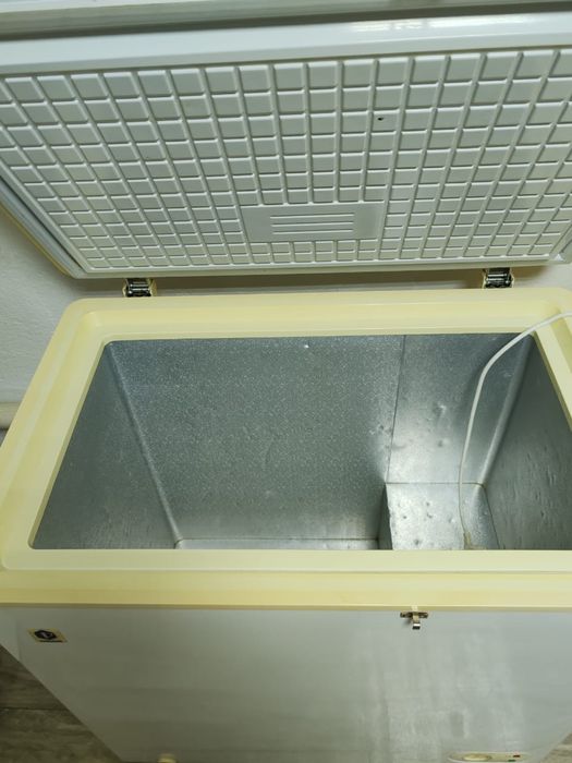 срочно продам морозильную камеру