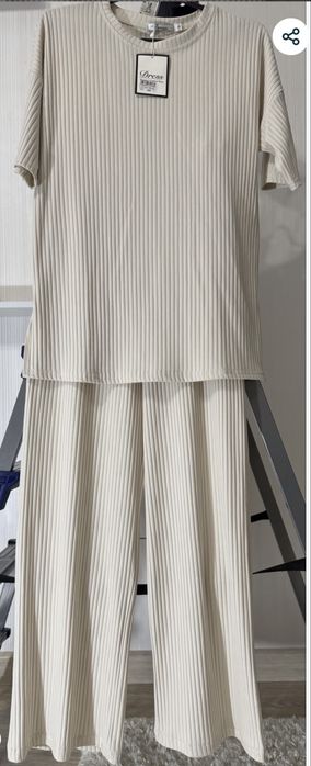 Брючные костюмы