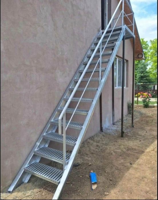 Scara zincate pentru la comanda