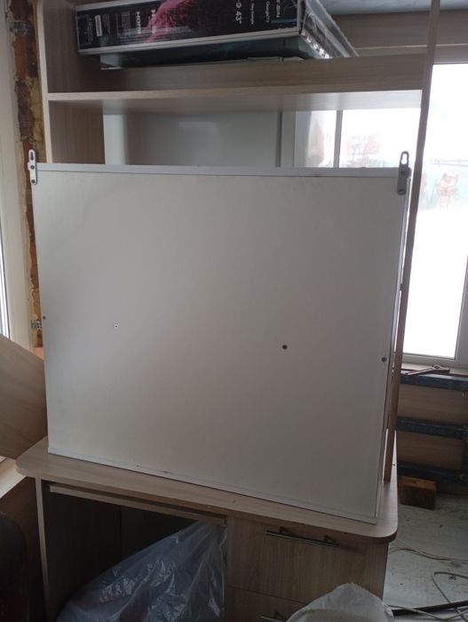 Полка в ванную с 2 дверками