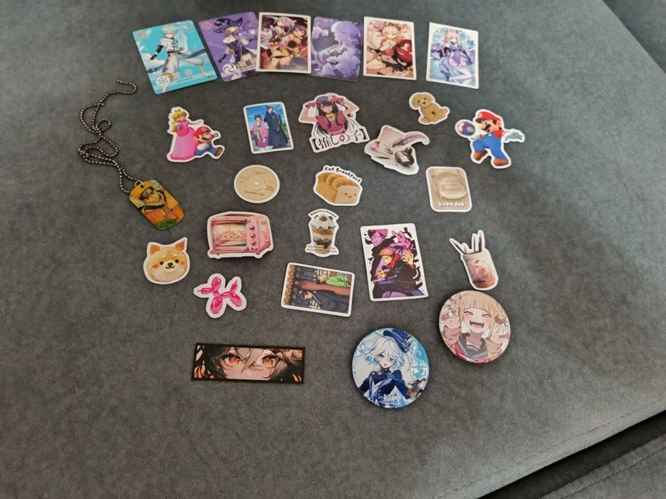 Значки, карточки, стикеры.