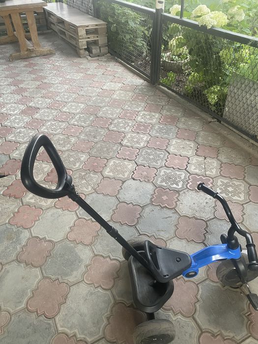 трёхколёсный велосипед