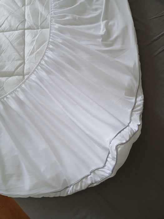 Protecție de saltea matlasată și moale. Husă de protecție. Topper pentru saltea. Cearșaf cu elastic