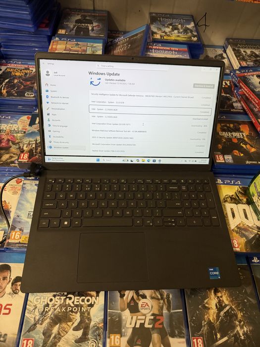 Laptop Dell Vostro 3530 i5-1334U 16GB SSD 512GB Win11 Pro