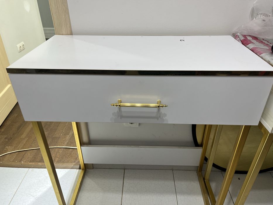 Консоль полка срочно