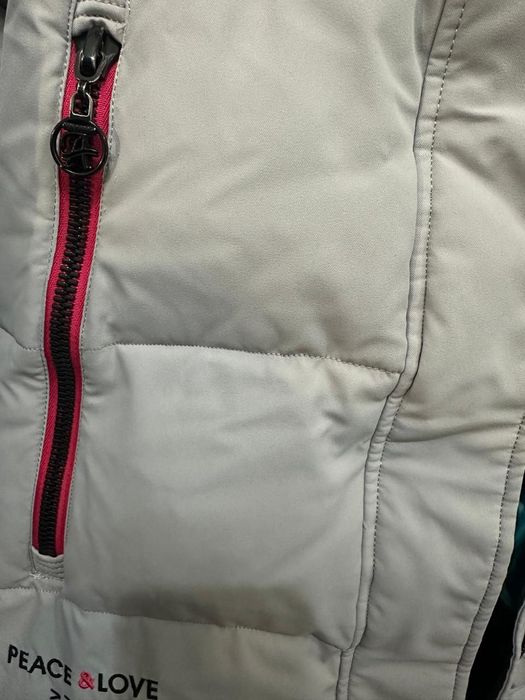 Продаю зимнюю детскую куртку девочка