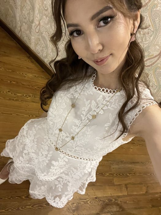 Белый летный платя