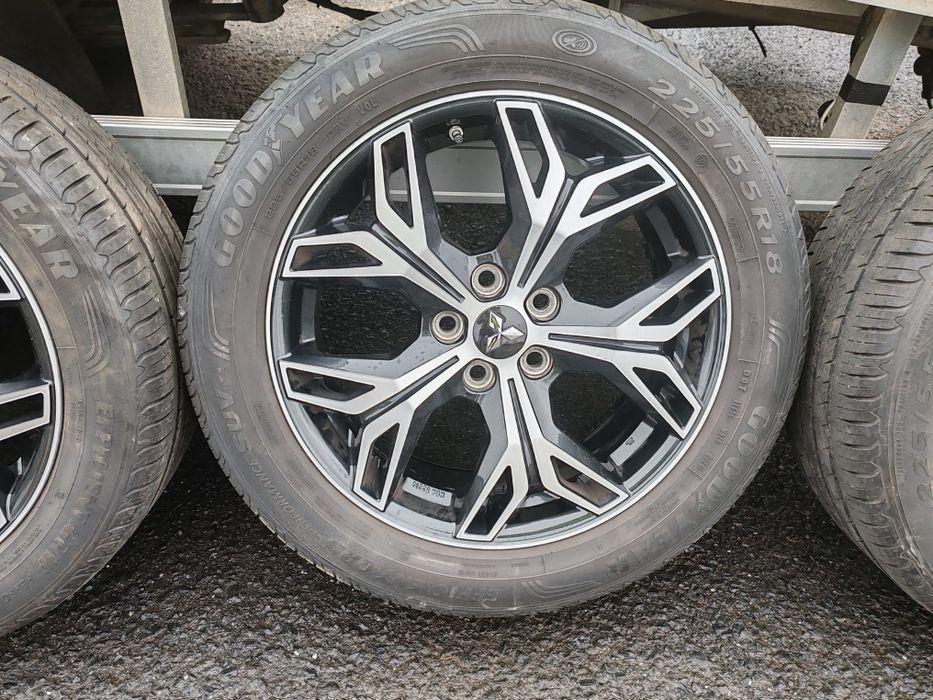 Mitsubishi Eclipse 225/55/18