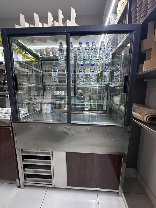 Витрина холодильник, мармит касса!