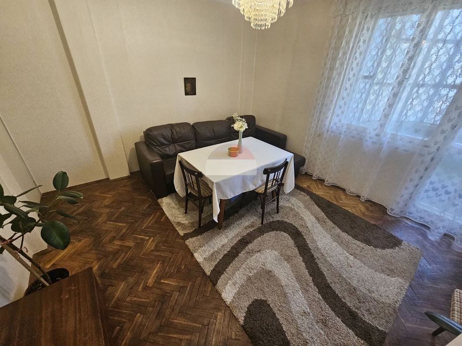 Тристаен апартамент под наем,Център,гр.Варна ДВ4847