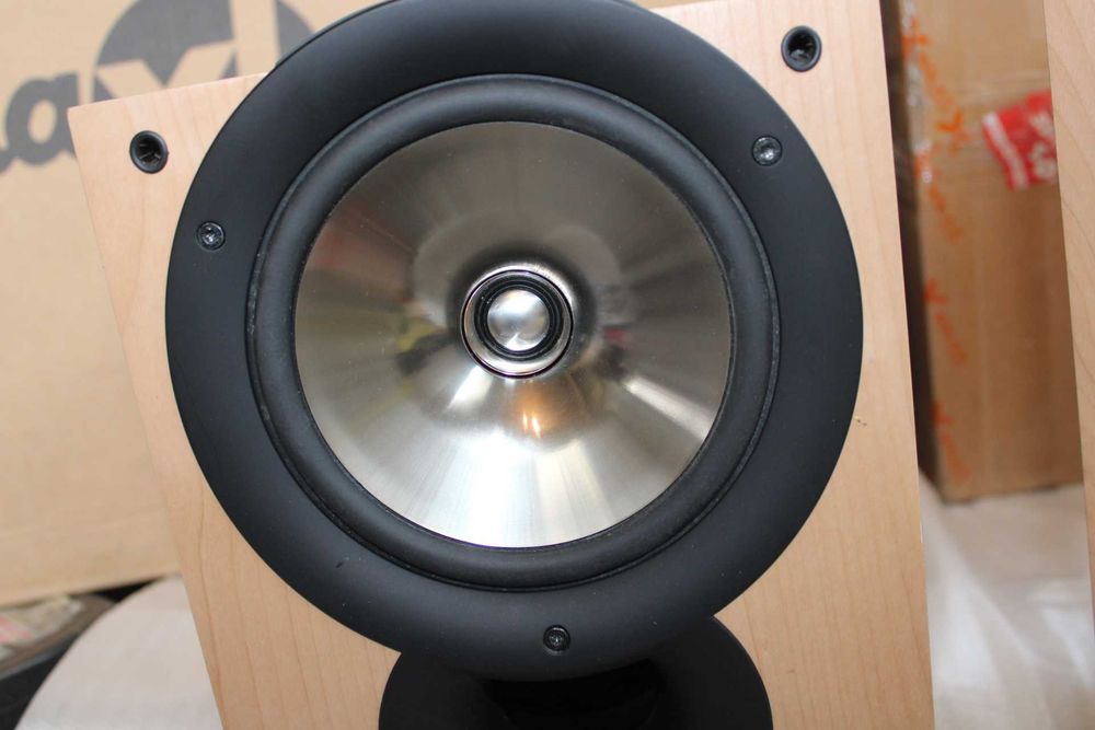 Тонколони KEFF IQ3 - Английски от 20hz - 40,000khz
