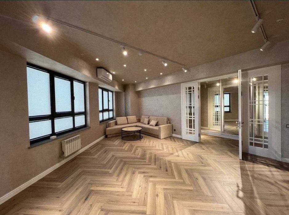 ПЕНТХАУС! ЖК АКАЙ СИТИ! Двухъярусная 5 ком кв-ра в Центре! Дархан