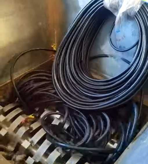 Tocator cabluri electrice si piese electronice