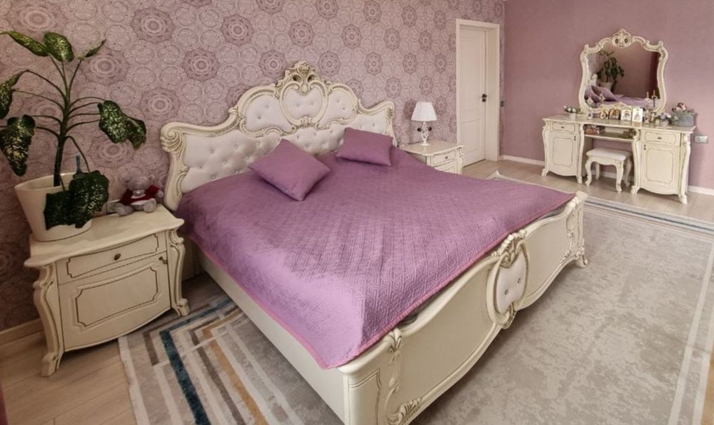 Спальный гарнитур