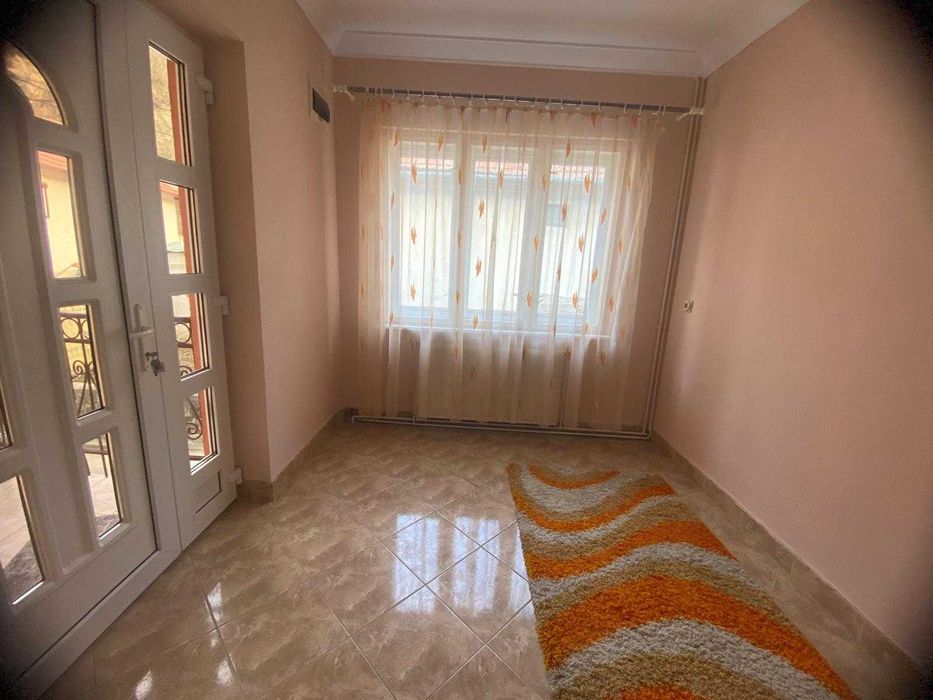 Casă de închiriat pe termen lung 4 camere baie bucătărie.Șimleu