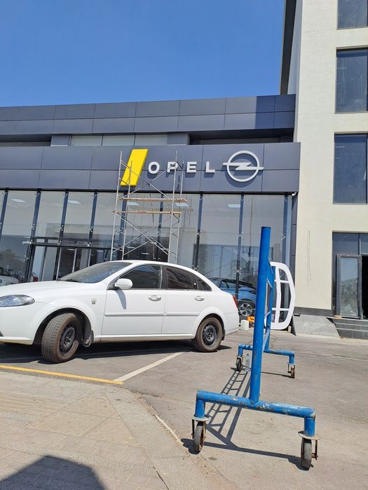 Наружная реклама Tashqi reklama.