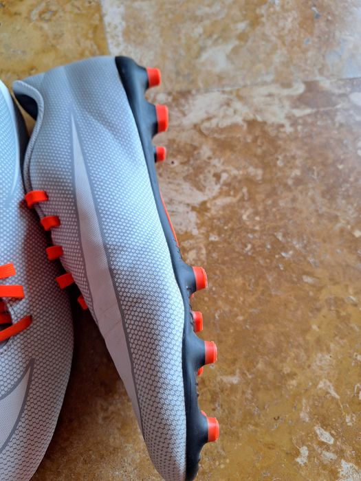 Vând ghete fotbal Nike 44