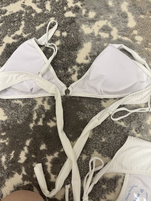 Costum de baie nou