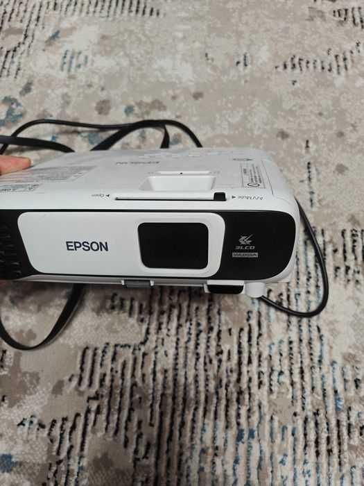 Проектор Epson EB-U42 Full HD