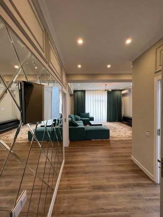 Метро Ойбек ! Сдается новая -2х комнатная квартира! 989*