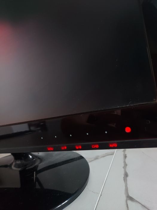 Монитор Samsung p2250