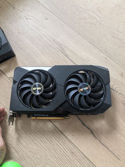 Placi video PNY ,ASUS