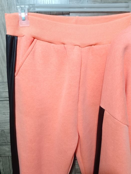 Женский спортивный костюм