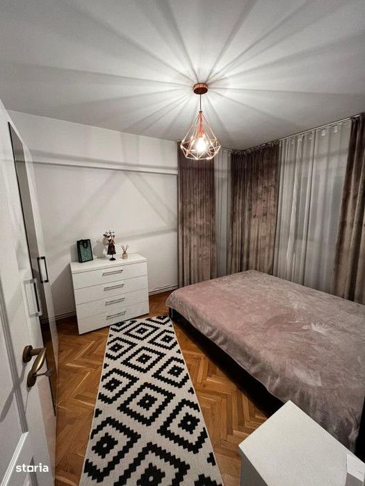 Apartament 3 camere decomandate, 2 bai, etajul 1, zona strazii Bucures