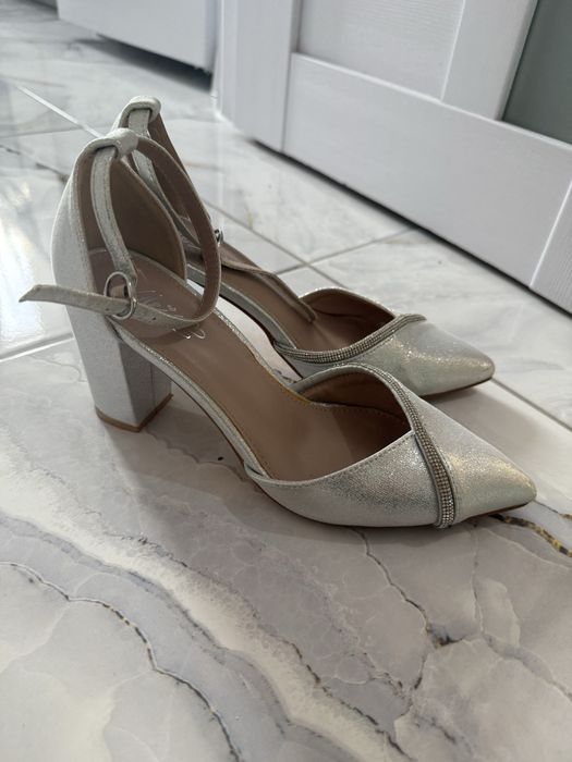 Pantofi dama marime 38