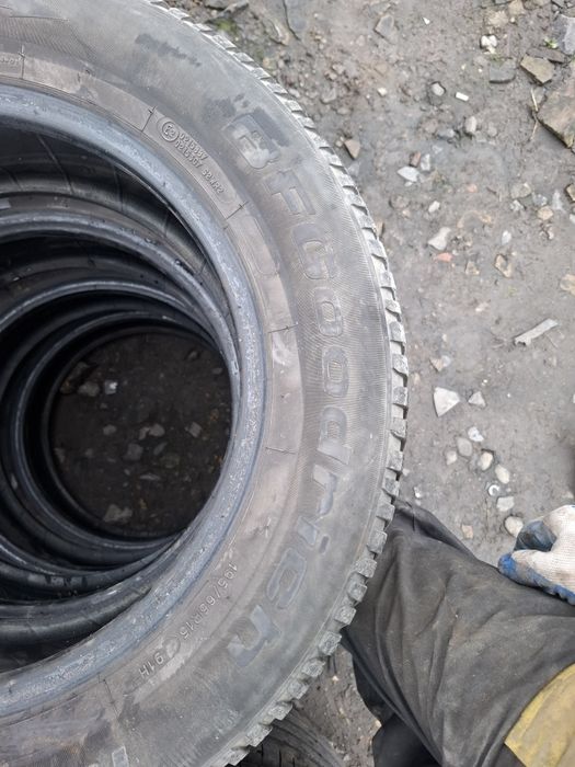 Vand set 4  anvelope 195 65 15 BFO de iarna bune