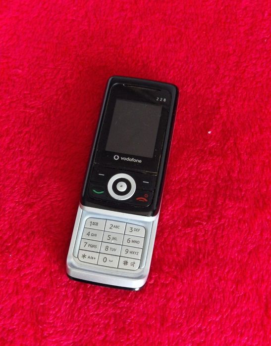 Telefon pe sina funcțional in toate rețelele