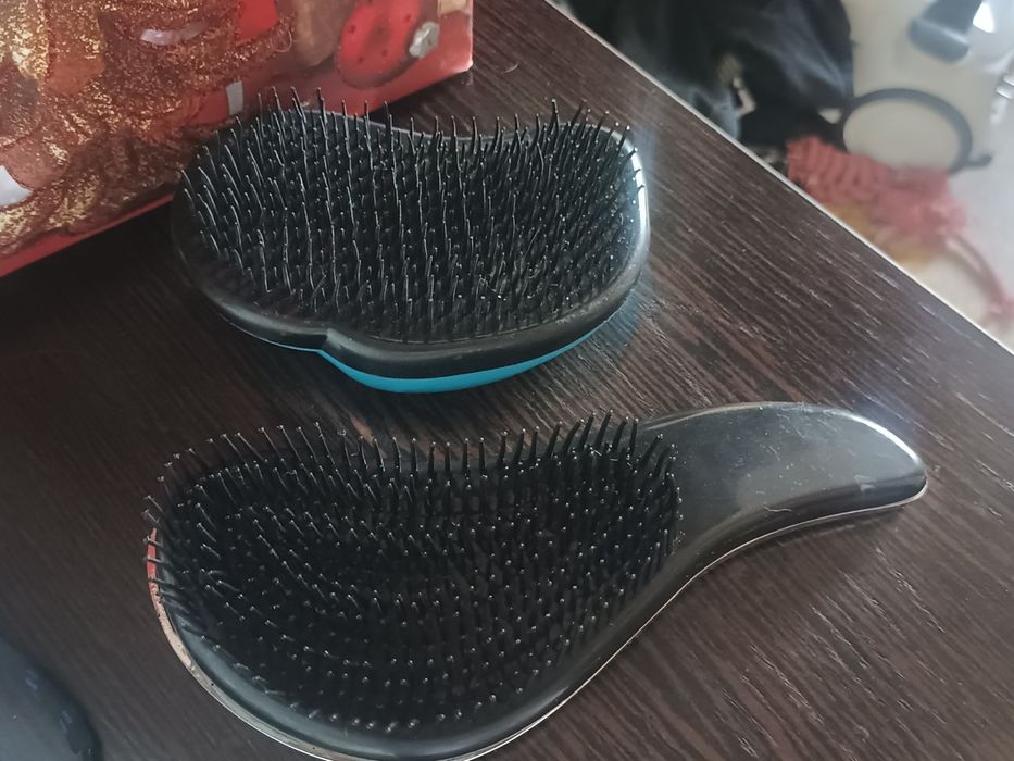 Расчёски по 500 тг каждая