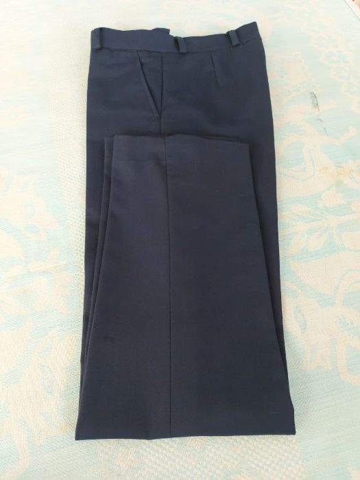 Продам на мальчика школьные брюки