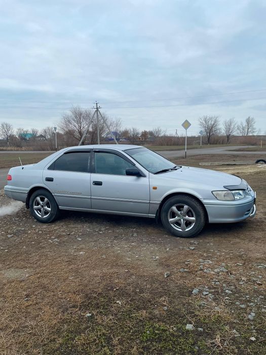 Продам машину Toyota Camry