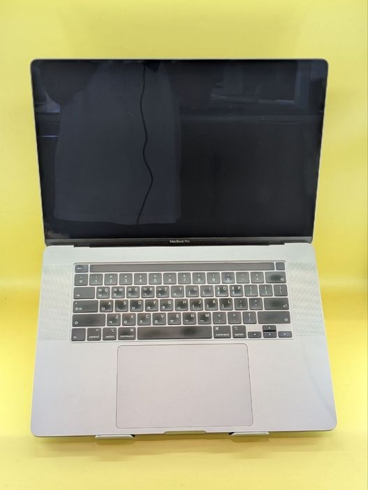 Apple Macbook Pro i7