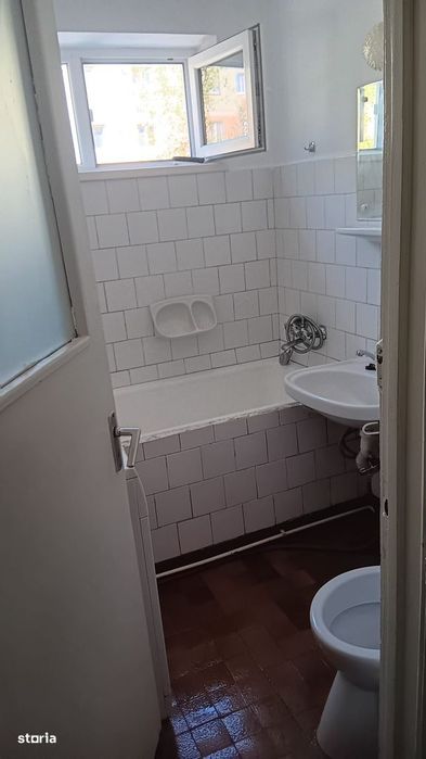 Vanzare apartament 2 camere, zona  micro 9 Targoviste