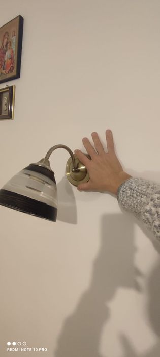 Vând aplica E27 plus o dulie și bec Nou