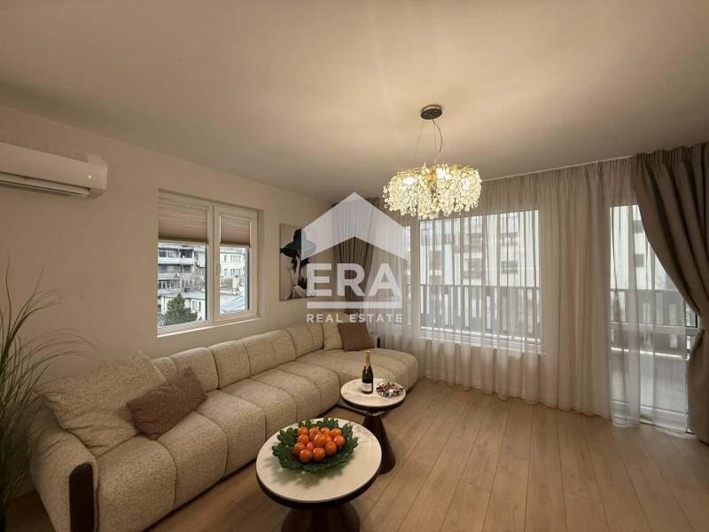 Продава се Тристаен апартамент в Варна, Център - 133 кв.м за 1526 €/кв.м - Снимка #4