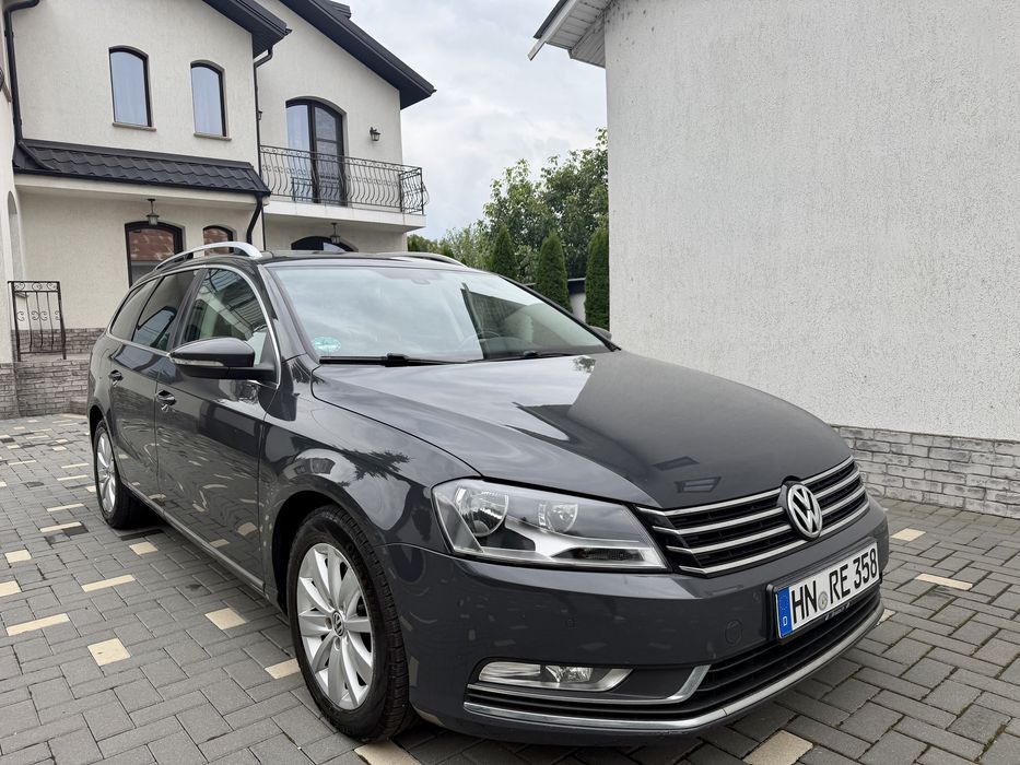 VOLKSWAGEN Passat
