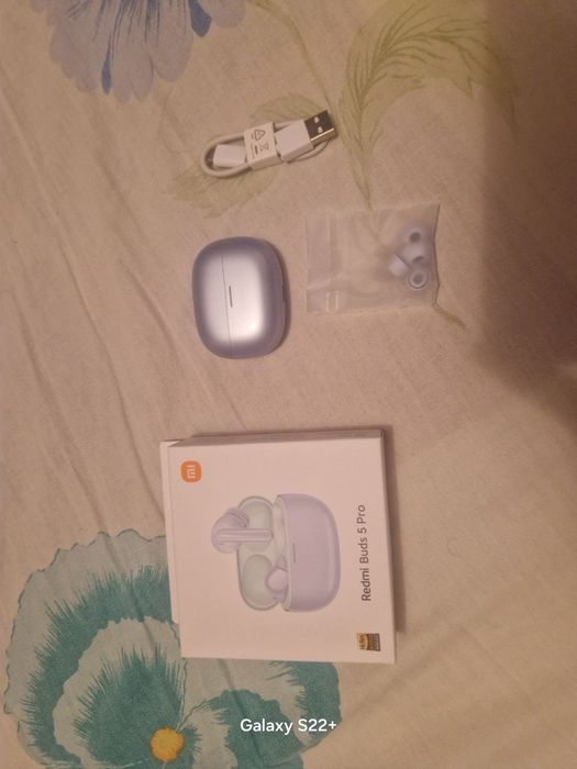 Продам обменя нашуники redmi buds 5 pro