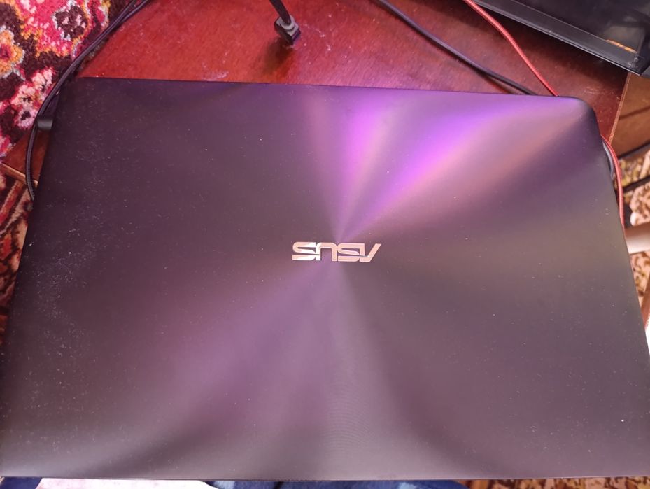 Продаю ноутбук срочно