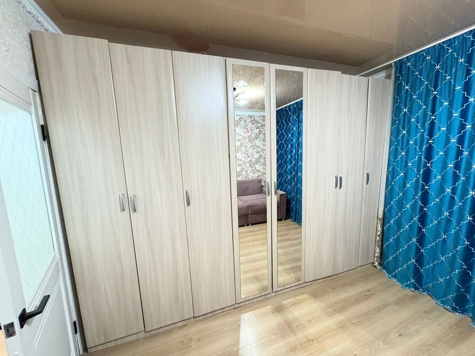 Шкаф 8-ми дверный