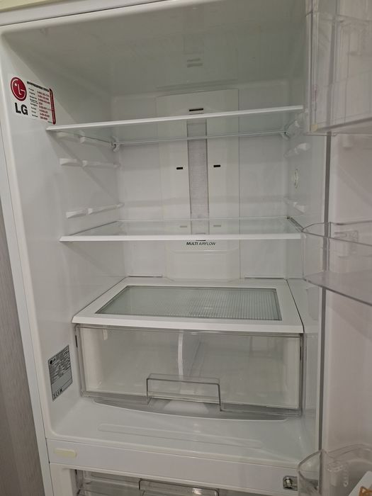 Продается холодильник LG