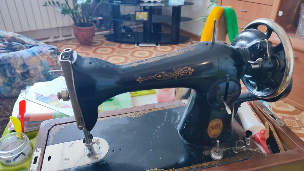 Швейная машинка времён СССР