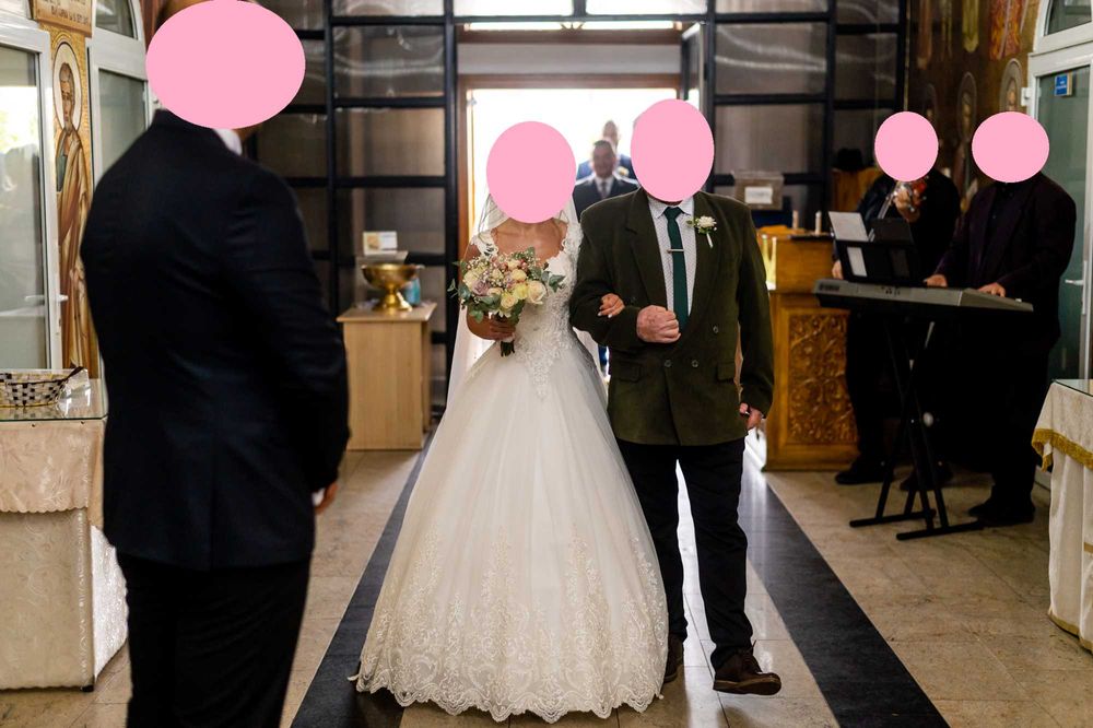 Vand rochie de mireasa